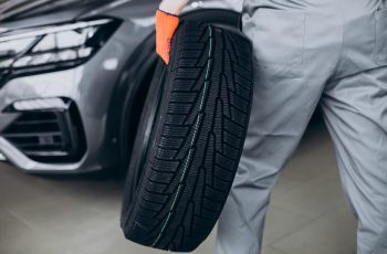 mechanic-changing-tires-car-service